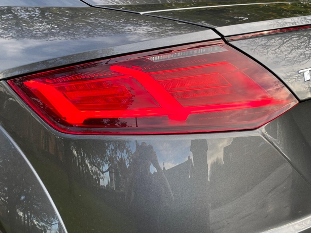 AUDI TT