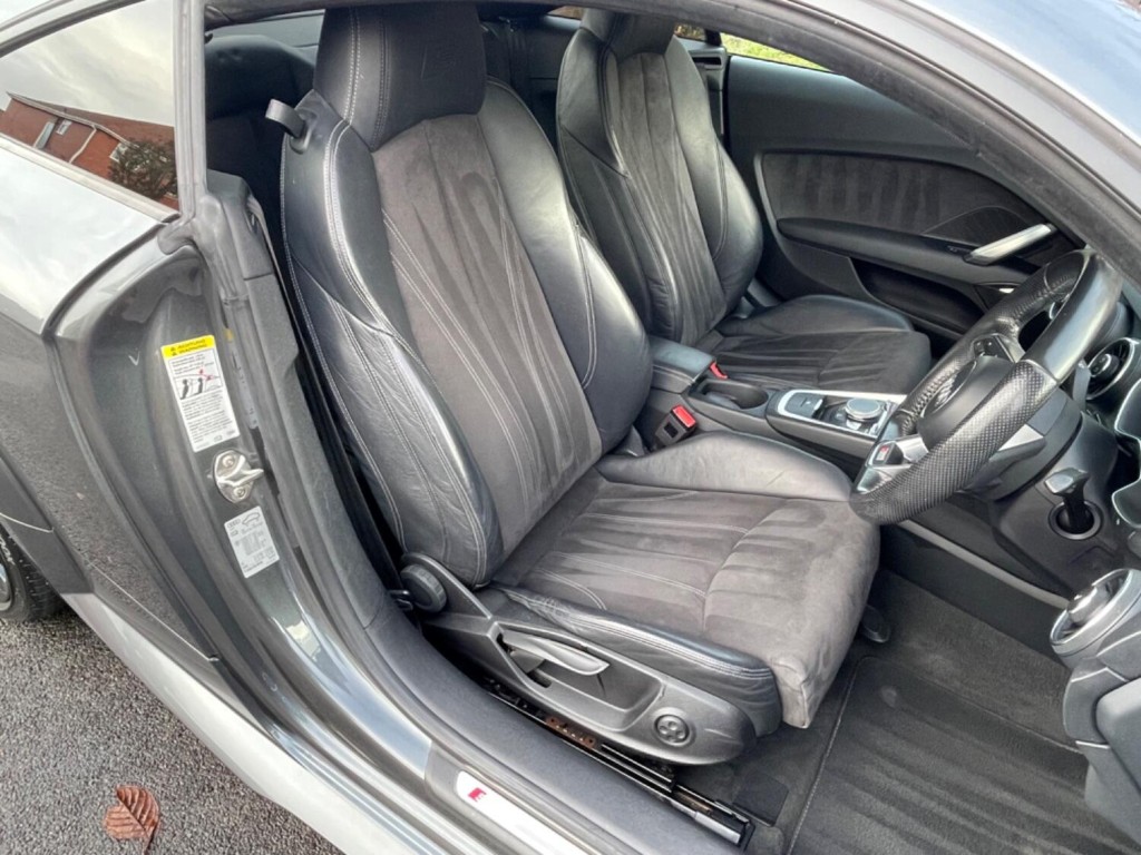 AUDI TT