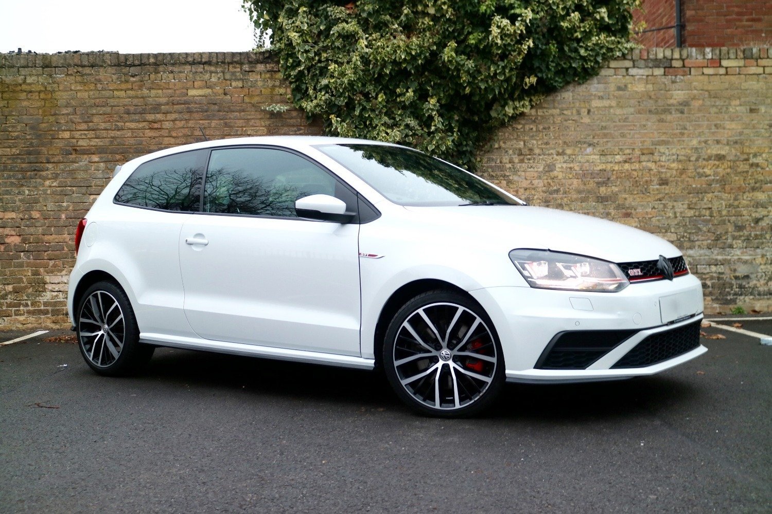 SOLD - Used VOLKSWAGEN POLO 2016 White in Colchester, Essex | Que
