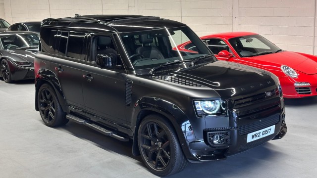 LAND ROVER DEFENDER 110