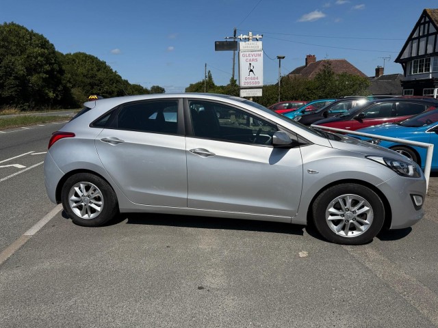HYUNDAI I30