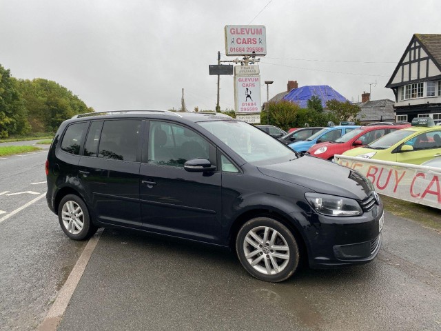 VOLKSWAGEN TOURAN