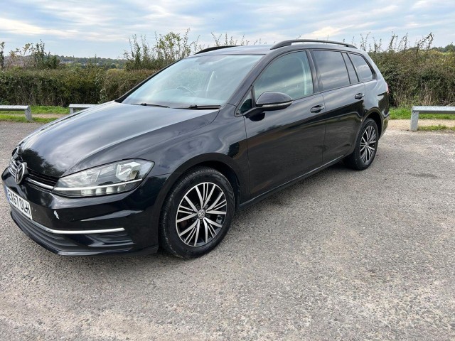 VOLKSWAGEN GOLF 1.6 TDI SE Nav