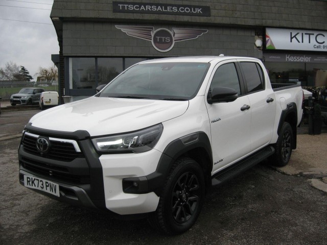 TOYOTA HILUX