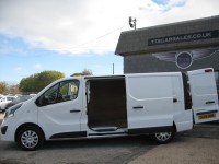 VAUXHALL VIVARO