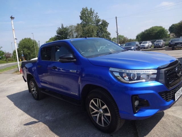 TOYOTA HILUX
