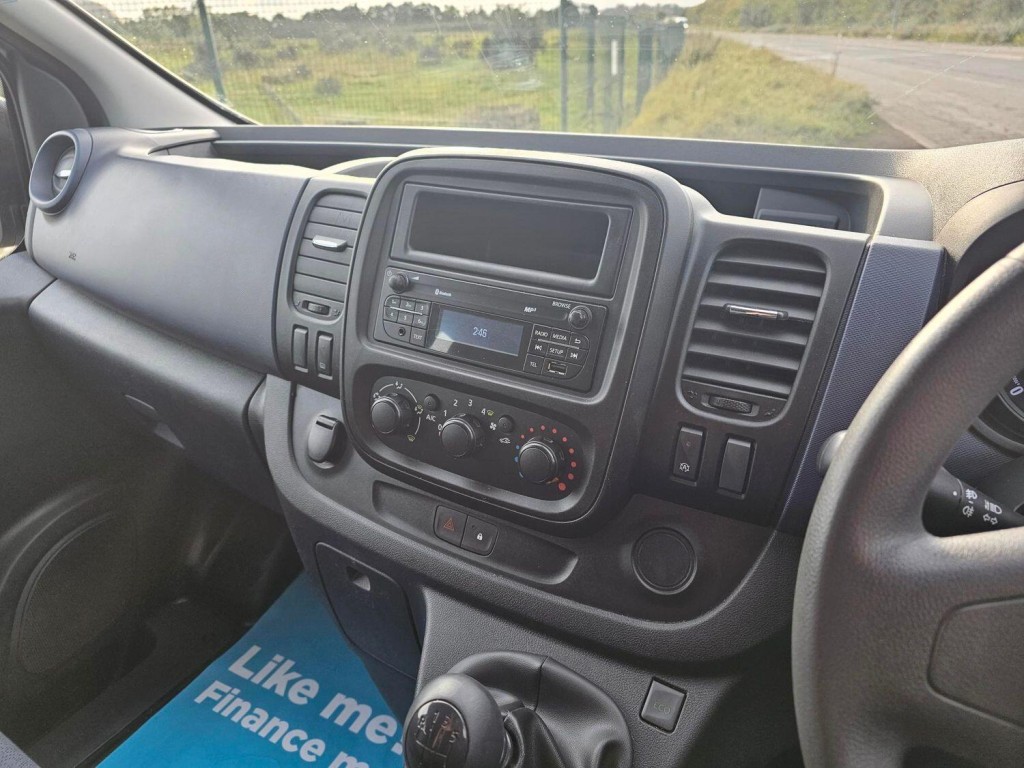VAUXHALL VIVARO