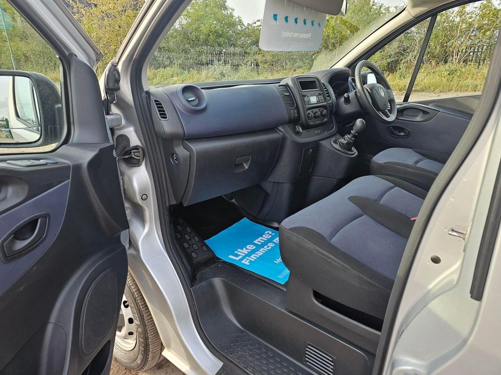 VAUXHALL VIVARO