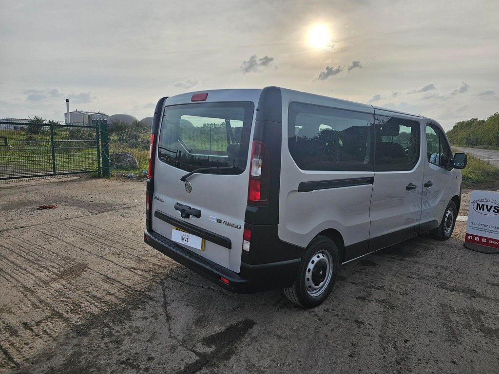 VAUXHALL VIVARO