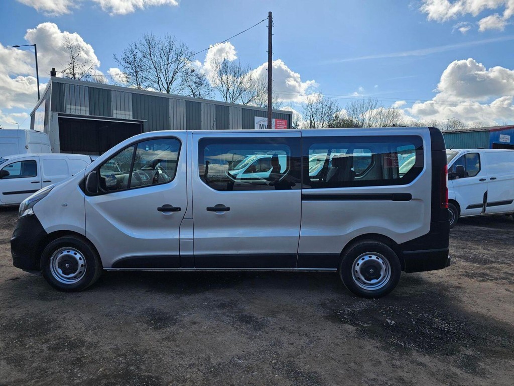VAUXHALL VIVARO