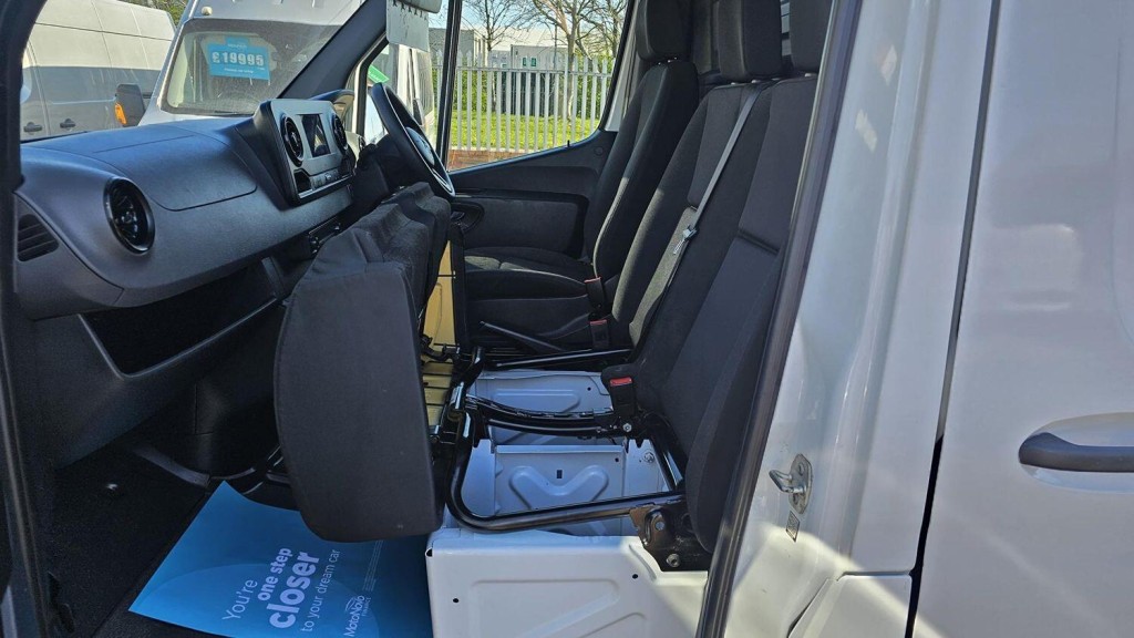 MERCEDES-BENZ SPRINTER