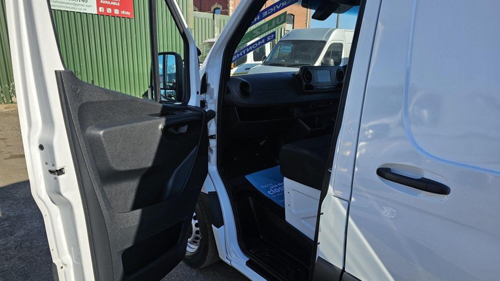 MERCEDES-BENZ SPRINTER