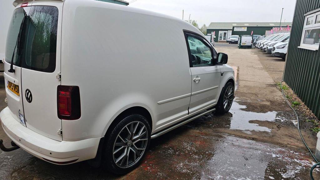 VOLKSWAGEN CADDY