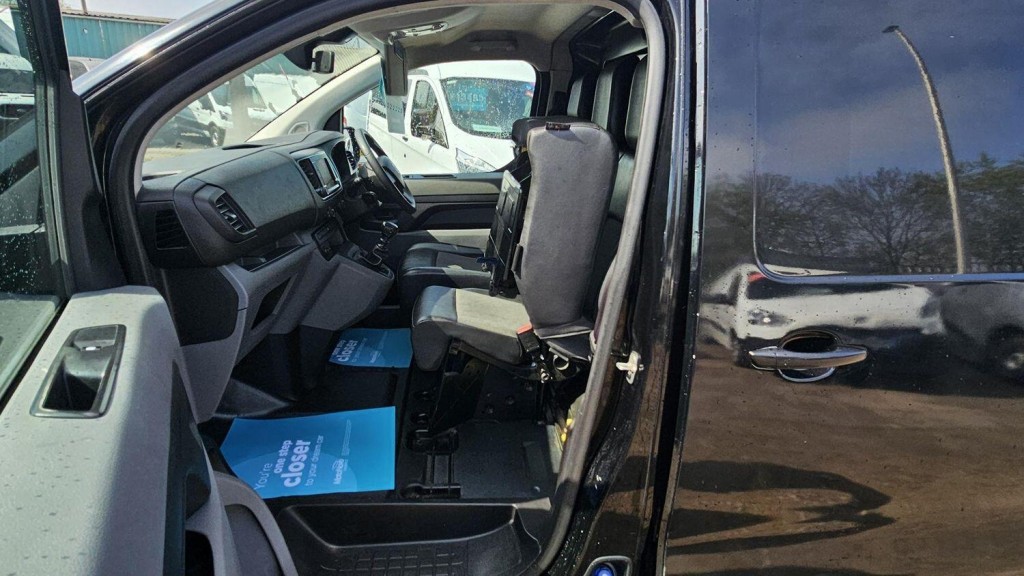 VAUXHALL VIVARO