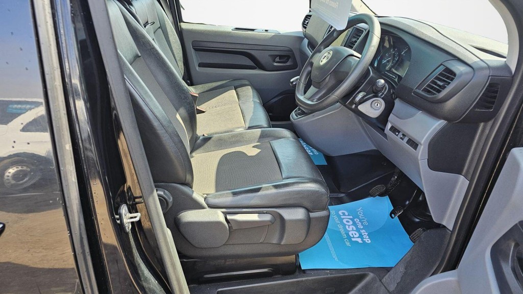 VAUXHALL VIVARO