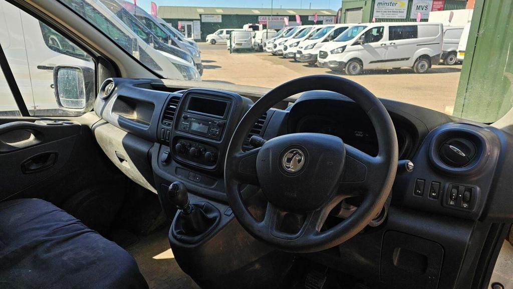 VAUXHALL VIVARO