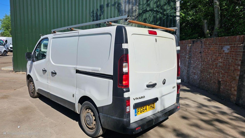 VAUXHALL VIVARO