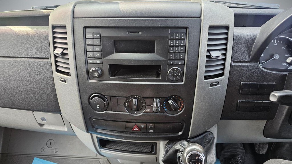 MERCEDES-BENZ SPRINTER