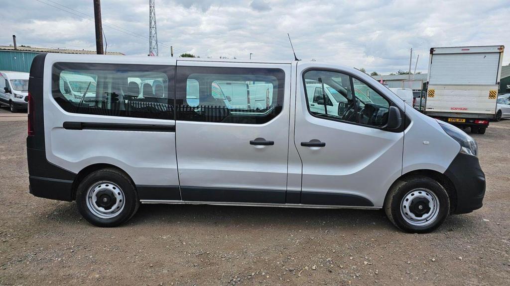 VAUXHALL VIVARO