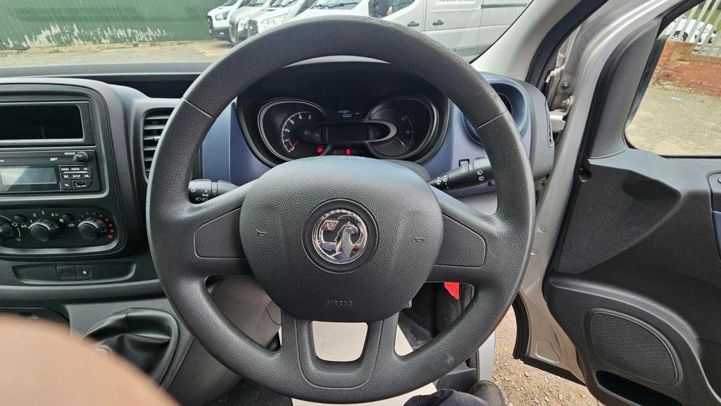 VAUXHALL VIVARO