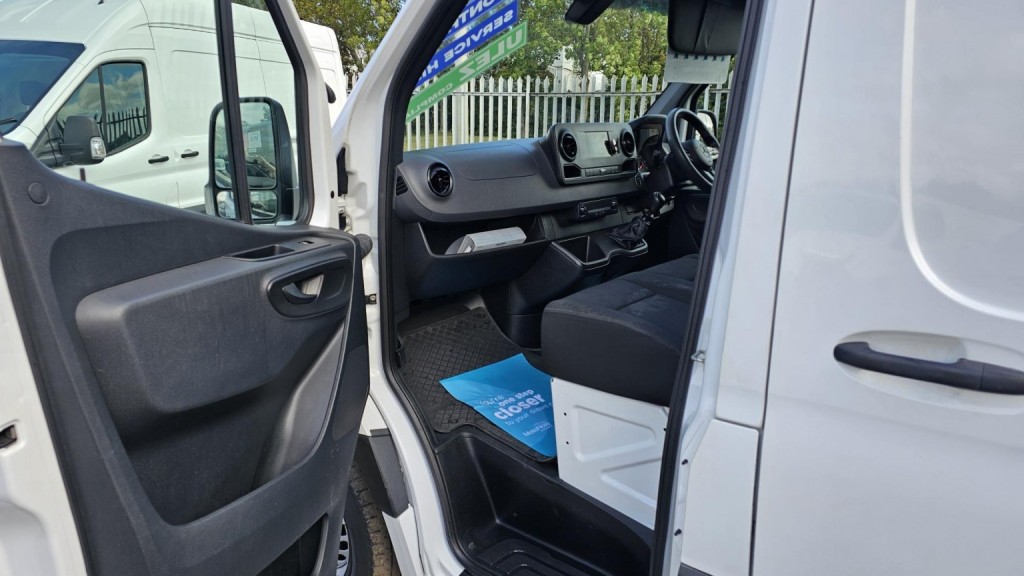 MERCEDES-BENZ SPRINTER