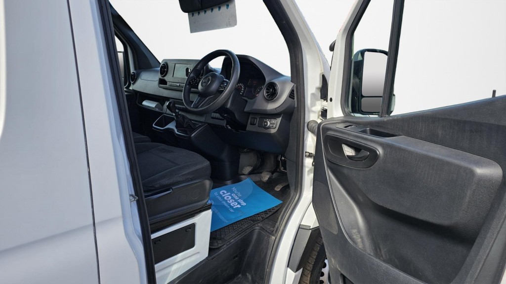 MERCEDES-BENZ SPRINTER
