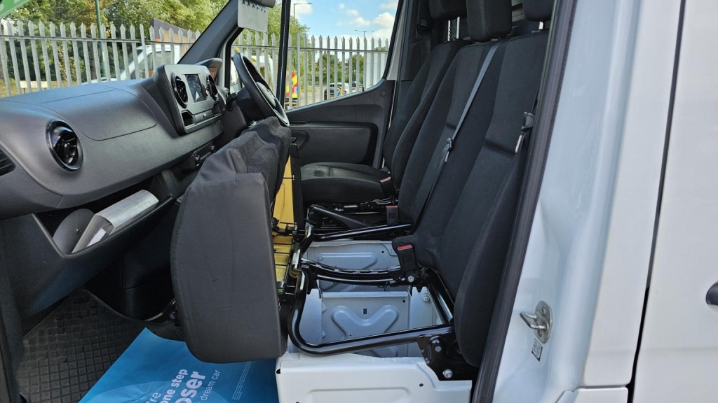 MERCEDES-BENZ SPRINTER