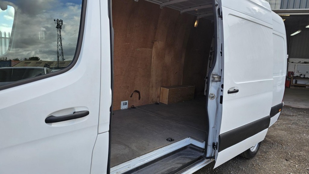 MERCEDES-BENZ SPRINTER