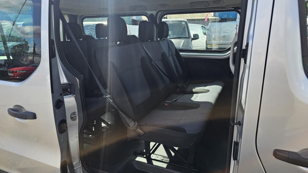 VAUXHALL VIVARO