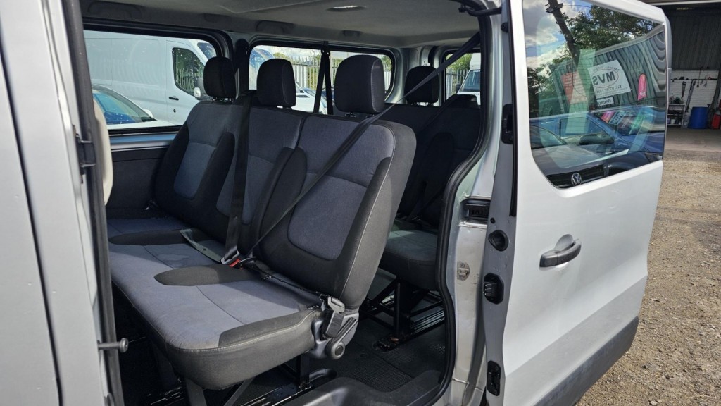 VAUXHALL VIVARO