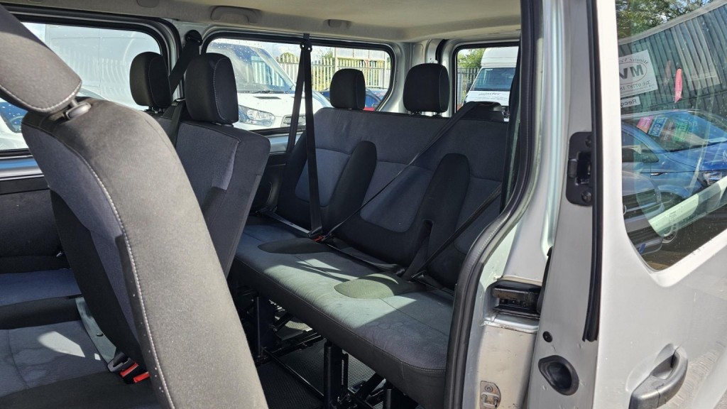 VAUXHALL VIVARO
