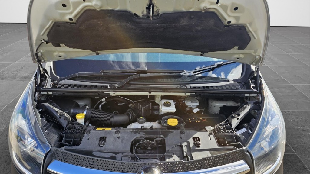 VAUXHALL VIVARO