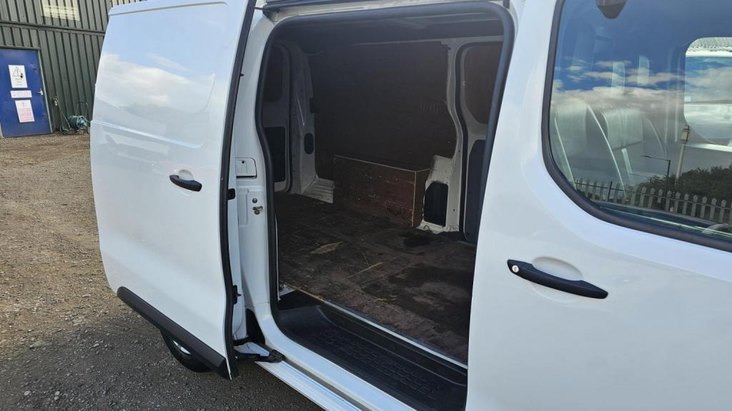 VAUXHALL VIVARO