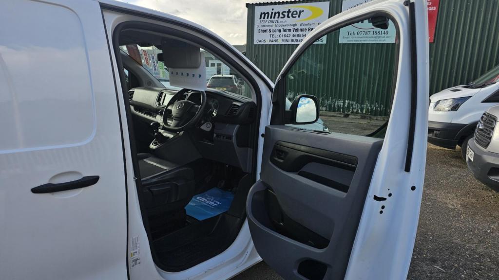 VAUXHALL VIVARO