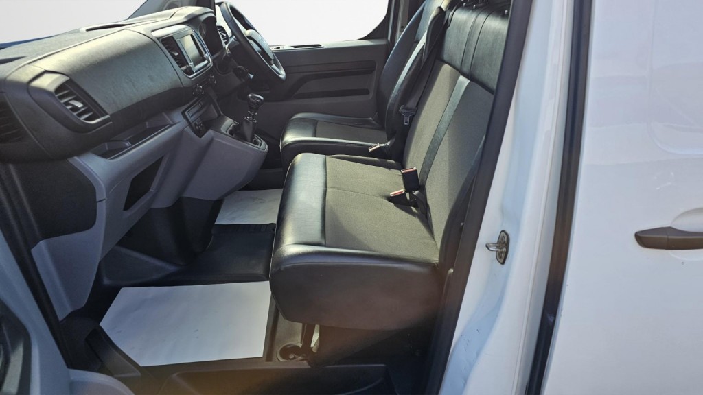 VAUXHALL VIVARO