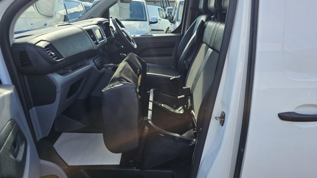 VAUXHALL VIVARO