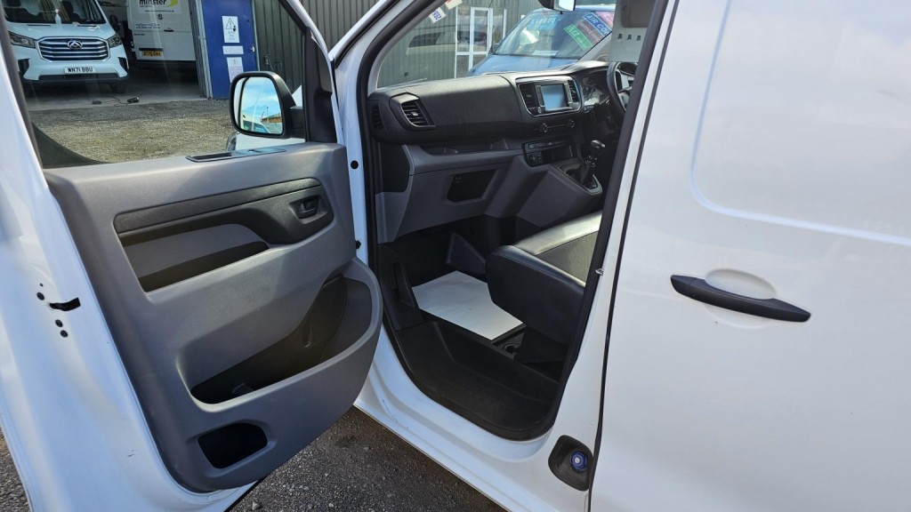 VAUXHALL VIVARO