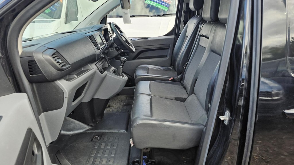 VAUXHALL VIVARO