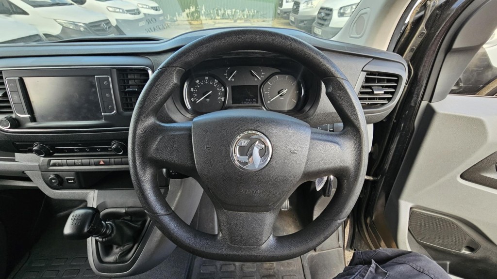 VAUXHALL VIVARO