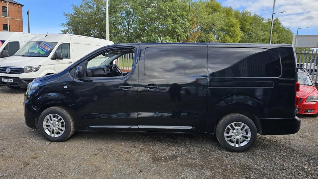 VAUXHALL VIVARO