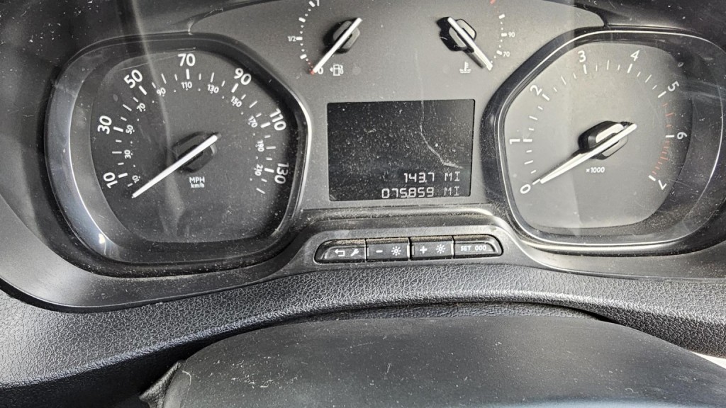 VAUXHALL VIVARO