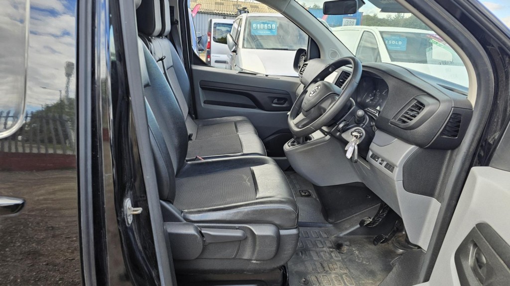 VAUXHALL VIVARO