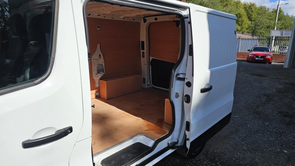 RENAULT TRAFIC
