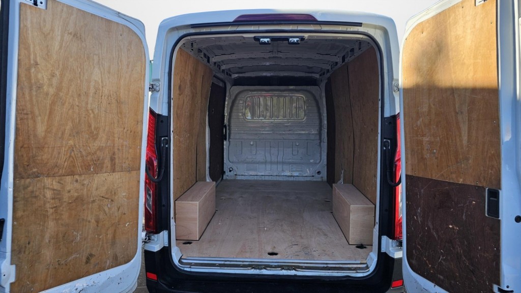 MAXUS DELIVER 9