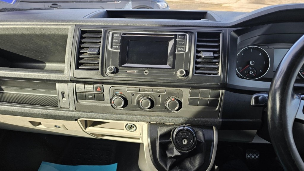 VOLKSWAGEN TRANSPORTER