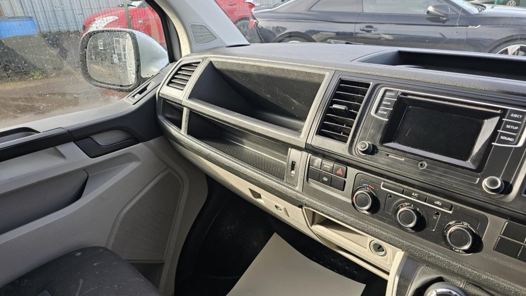 VOLKSWAGEN TRANSPORTER