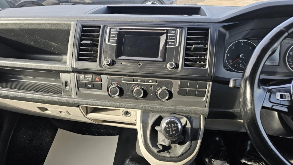 VOLKSWAGEN TRANSPORTER