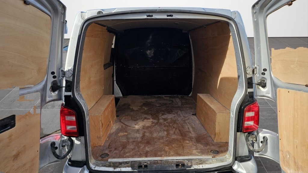 VOLKSWAGEN TRANSPORTER