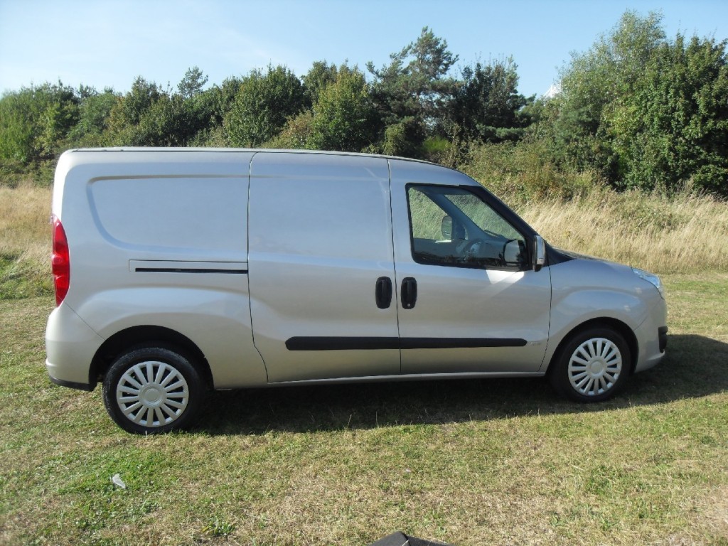 VAUXHALL COMBO