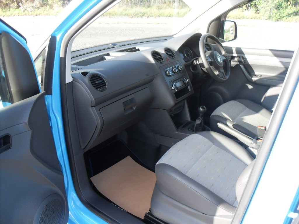 VOLKSWAGEN CADDY